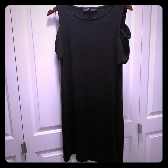 Cold Shoulder Tee Shirt Dress - Picture 2 of 7